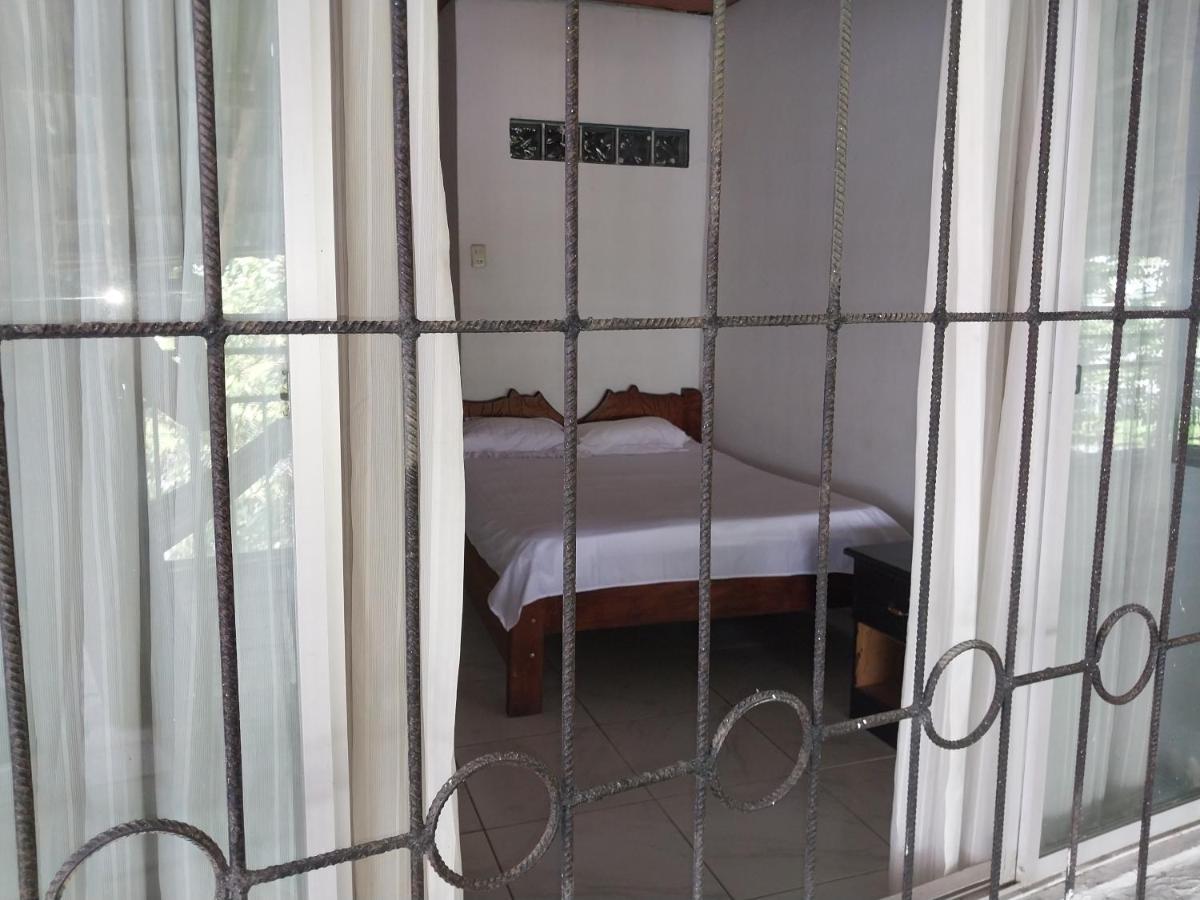 Amazon Breeze Hotel Iquitos Exterior photo